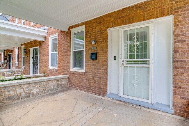 Foto del edificio - 2908 Oakley Ave