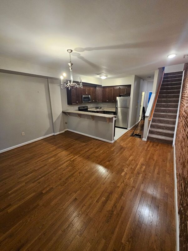 Building Photo - 1806 N Calvert St