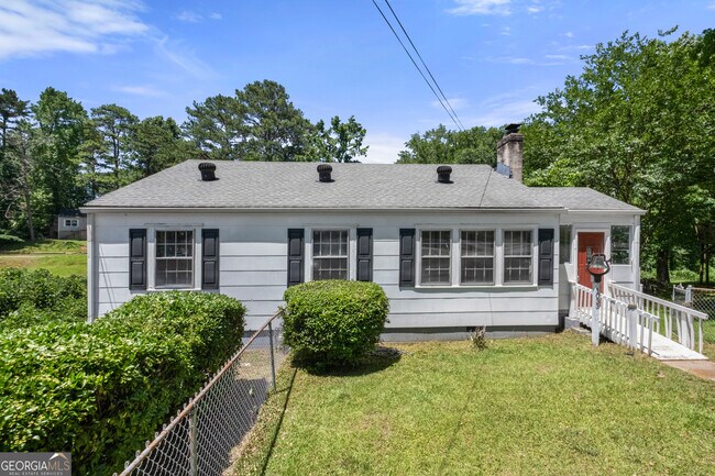 Building Photo - 1033 Cedar Ave
