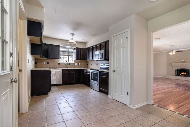 Foto del edificio - Handsome, Brick Home in Rowlett