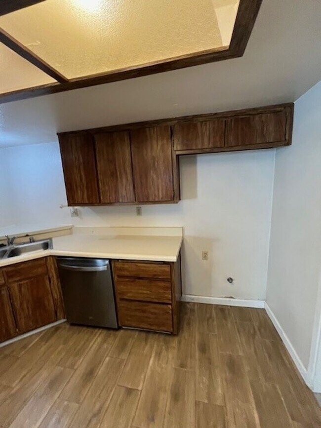 Foto del edificio - Coming Soon!