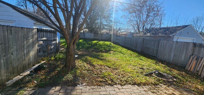 Foto del edificio - 3/4 bed 2 bath home