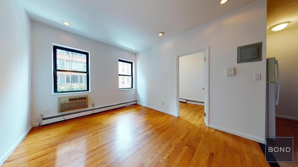 Primary Photo - 249 E 53rd St