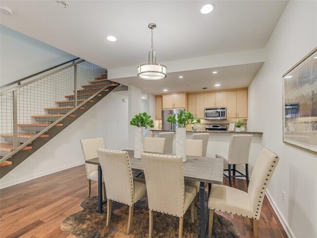 Building Photo - 503 Swanee Dr