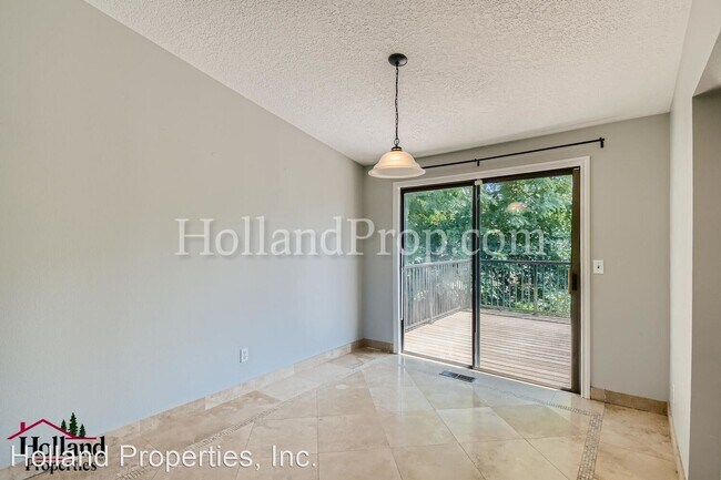 Foto del edificio - 4 br, 3 bath House - 3280 SE Evergreen Ave