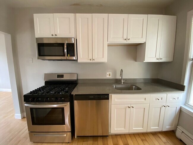 Foto del edificio - 139 Bowdoin St