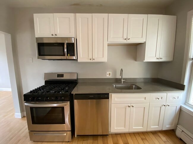 Building Photo - 139 Bowdoin St