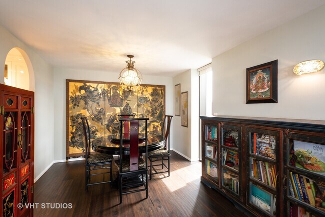 Foto del edificio - 1440 N State Pkwy