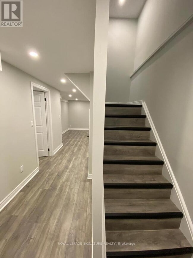Building Photo - 48 Homefield Square
