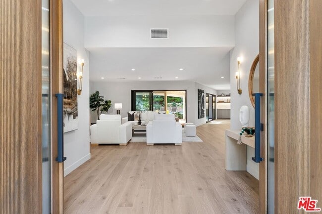 Foto del edificio - 4943 Palomar Dr