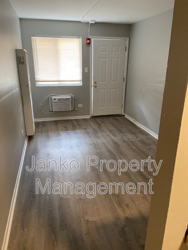 Building Photo - 3341 Commercial Ave