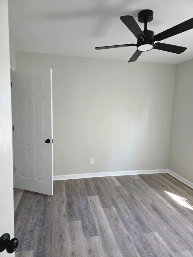 Foto del edificio - 6809 Valleybrook Dr