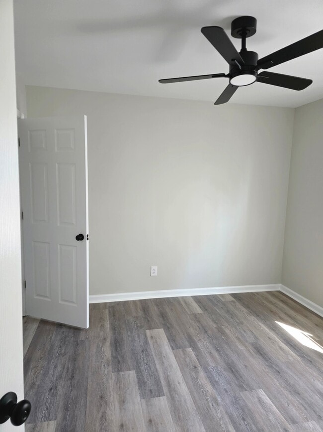 Building Photo - 6809 Valleybrook Dr