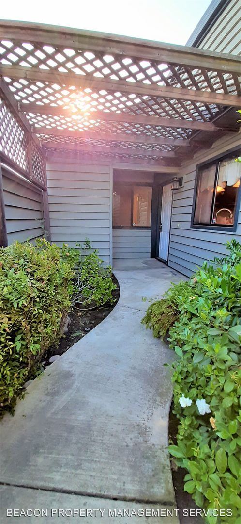 Building Photo - 3 br, 2 bath House - 1752 CAPE COD CIRCLE