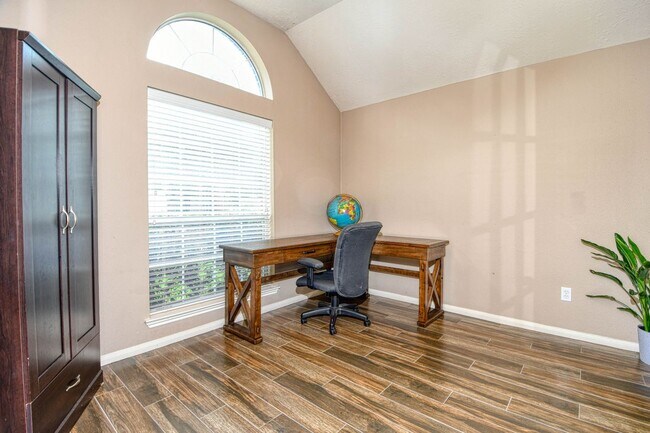 Foto del edificio - 25923 Marshbrook Ln