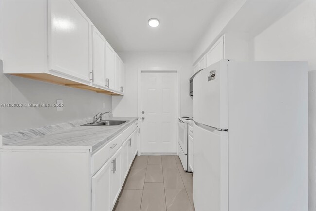 Foto del edificio - 310 NE 78th St