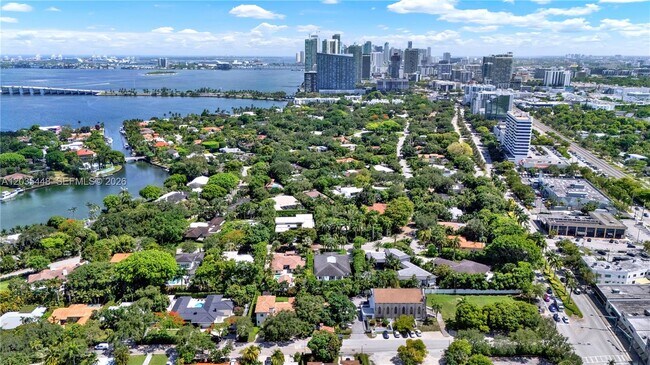 Foto del edificio - 520 Bay Point Rd