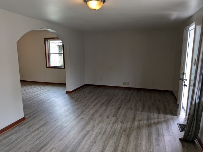Building Photo - 84 Western Ave