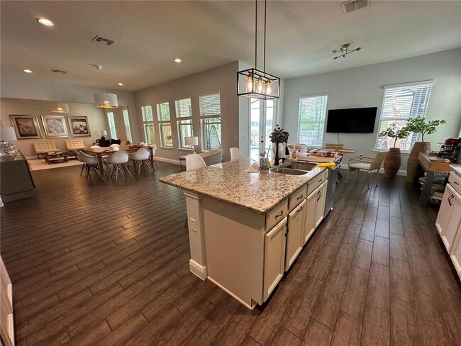 Foto del edificio - 8370 Lookout Pointe Dr