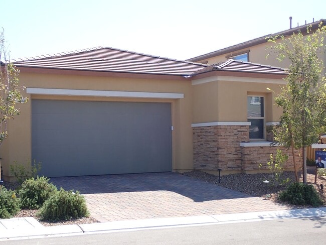 Building Photo - Beautiful Single Story Summerlin Home In L...