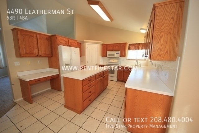 Building Photo - 4490 Leatherman St