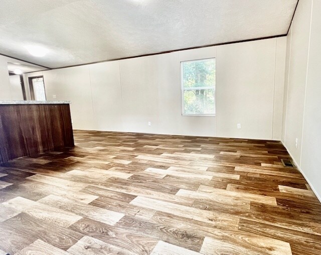 Foto del edificio - 227 Laurel Ln