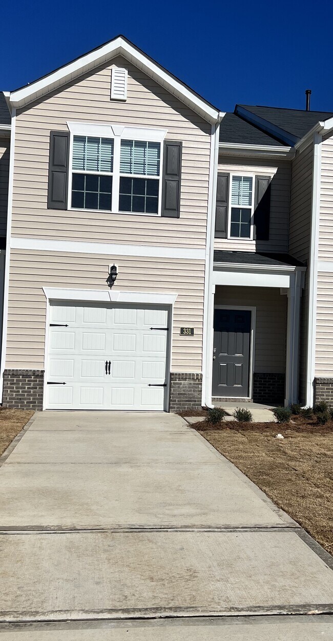 Building Photo - 331 David Hl Dr
