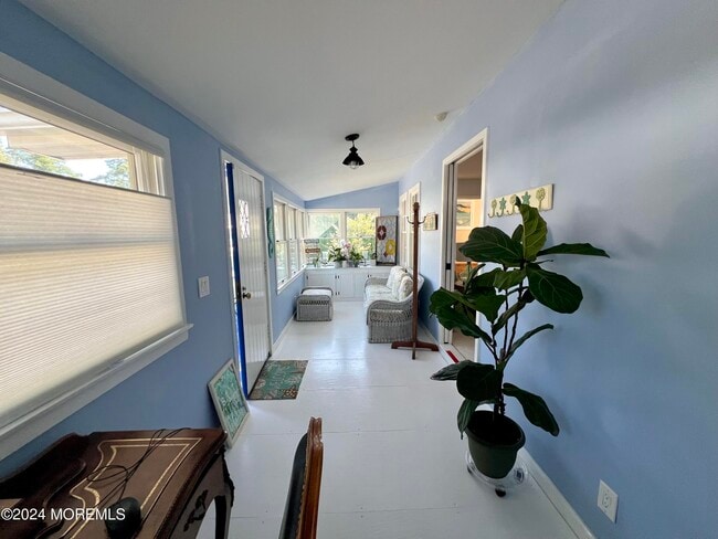 Building Photo - 509 Riverwood Park