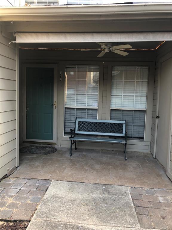 Primary Photo - 1420 Meadowood Village Dr