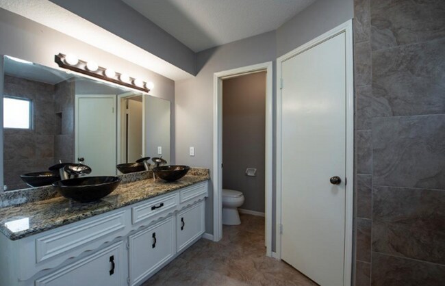 Foto del edificio - 311 Edgeton Ct