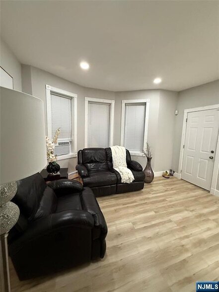 Photo - 1502 39th St Apartment