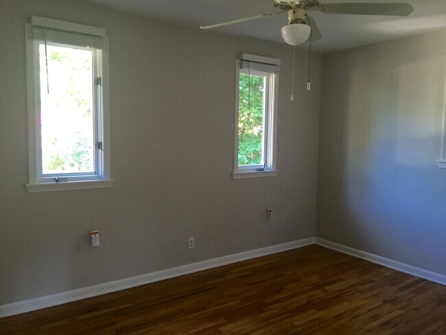 Building Photo - Remodeled 3BR in Guilford Hills