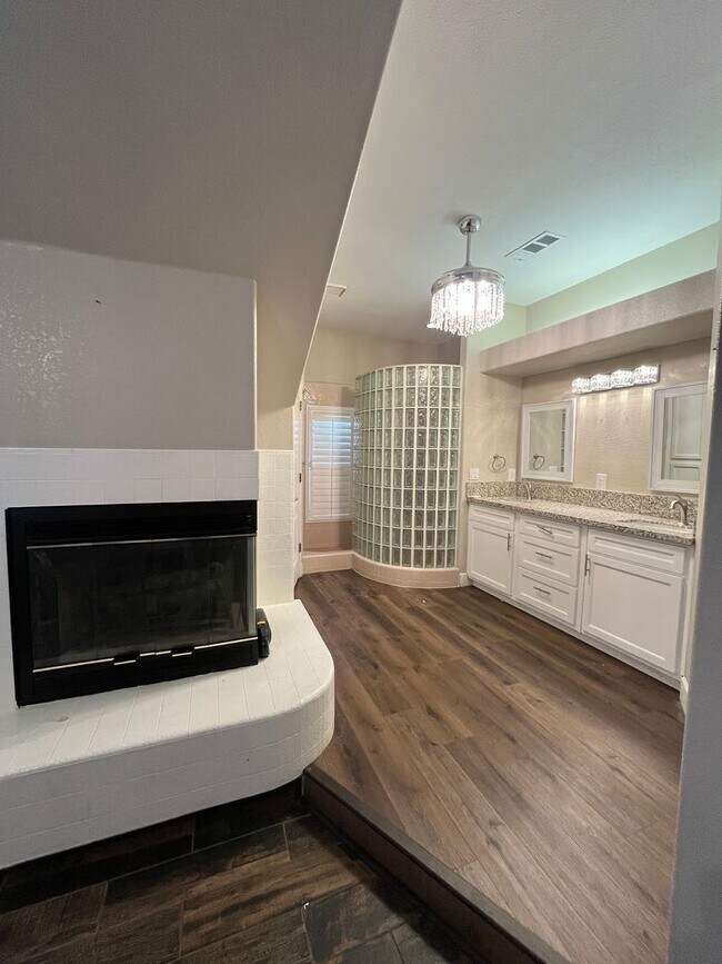 Foto del edificio - Beautiful Home Coming Soon! 4 Bedroom + office space!