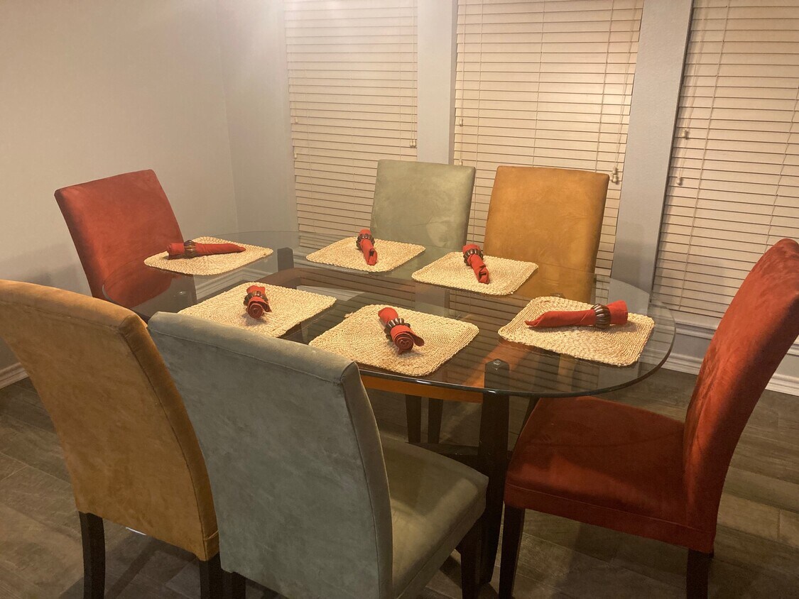 Foto del edificio - 112 AJ Blvd