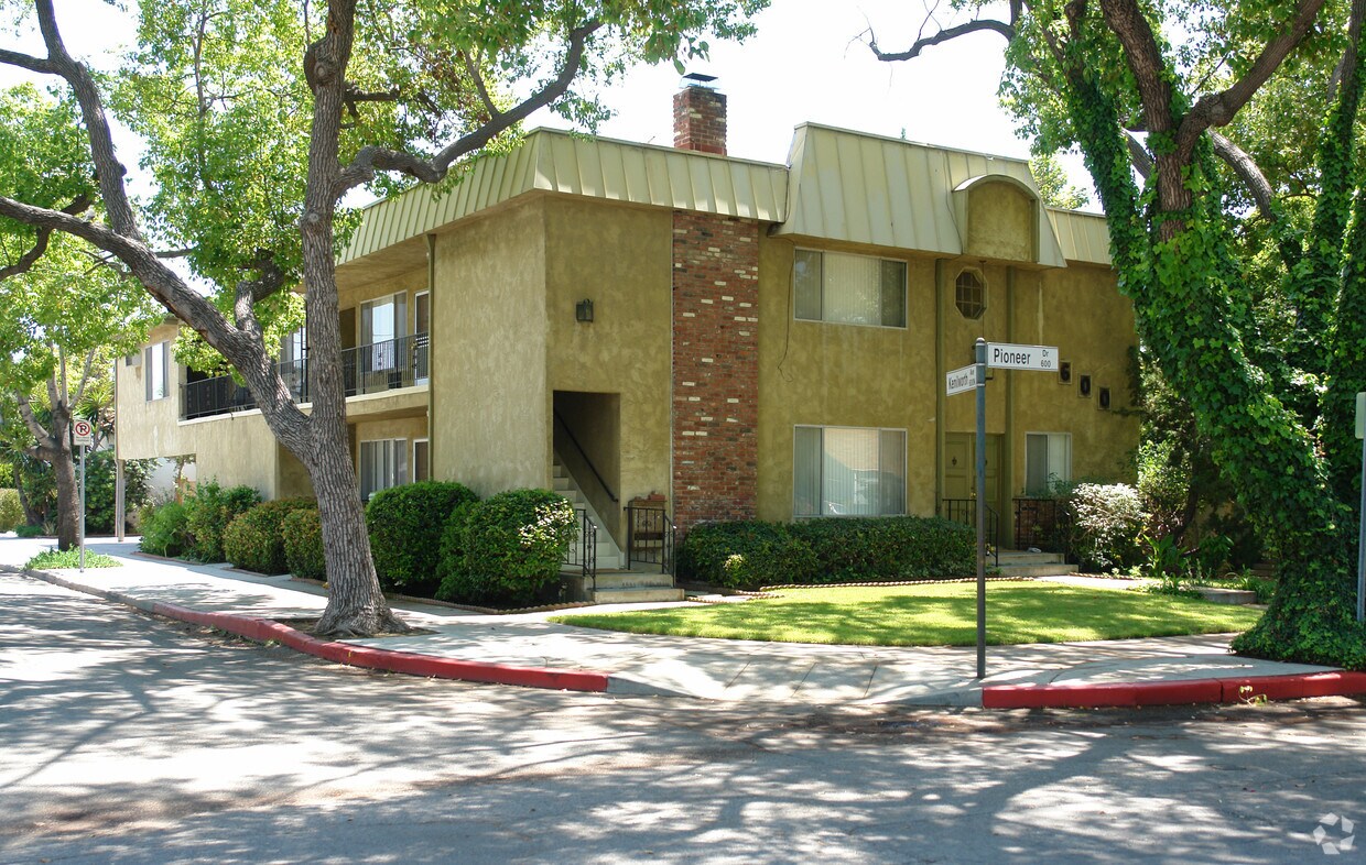 Primary Photo - 600 Pioneer Dr