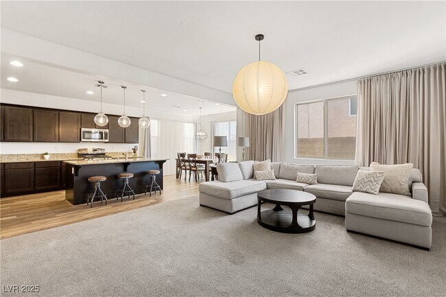 Foto del edificio - 5244 Fiery Sky Ridge St