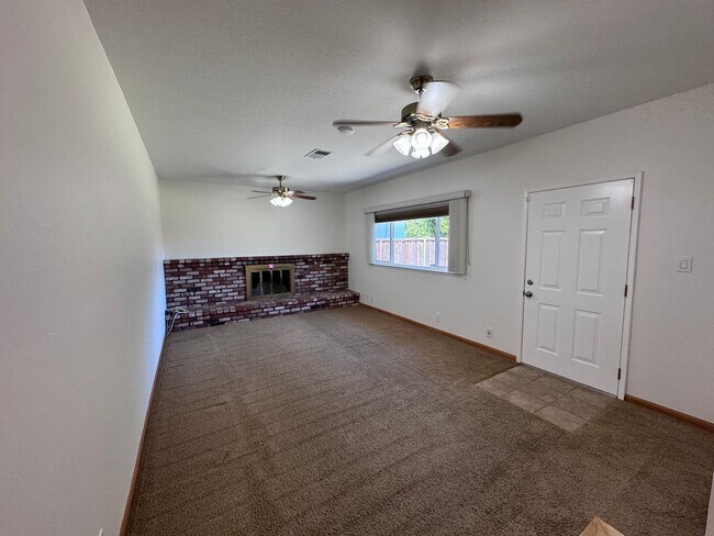 Foto del edificio - 4642 Hampshire Way