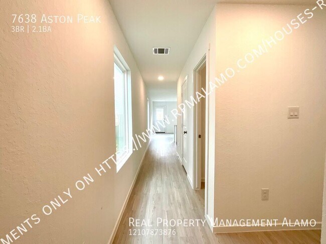 Foto del edificio - 7638 Aston Peak