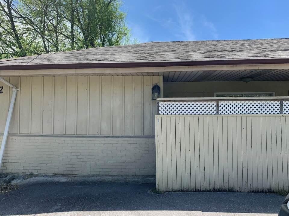 Primary Photo - 102, Osborne Private, Dr