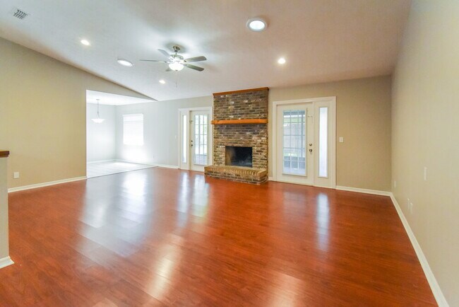 Building Photo - 704 Orchis Way