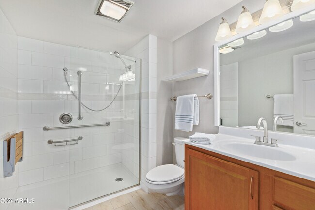 Building Photo - 16609 N Desert Holly Dr