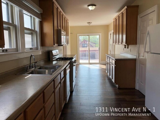 Foto del edificio - 1311 N Vincent Ave