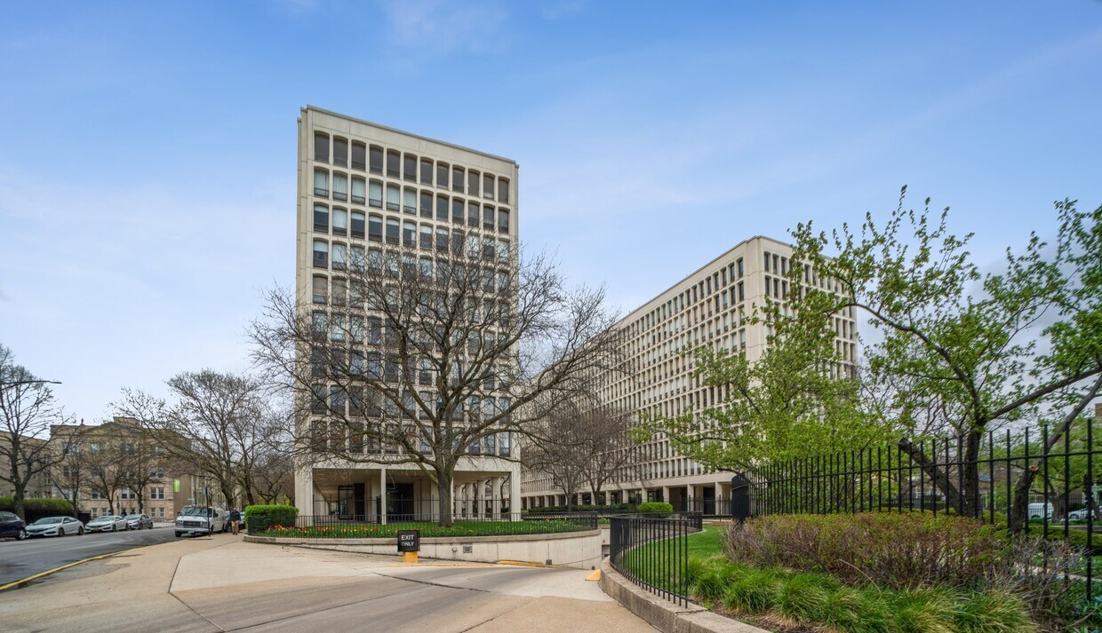 Foto principal - 1451 E 55th St