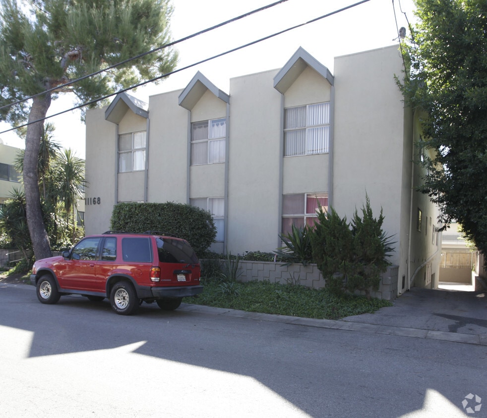 Primary Photo - 11168 Acama St