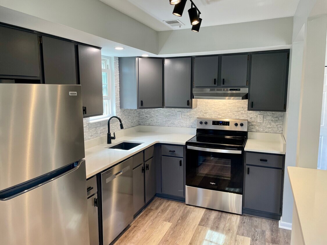 Foto principal - 104 Dean Dr