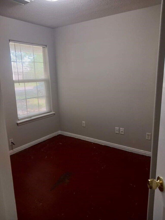 Foto del edificio - 118 Lindley Dr