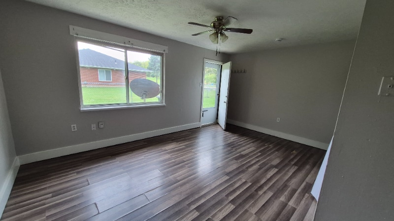Building Photo - 1120 Crocus Dr