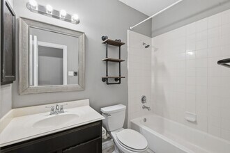 Building Photo - 1715 Round Oak Ln