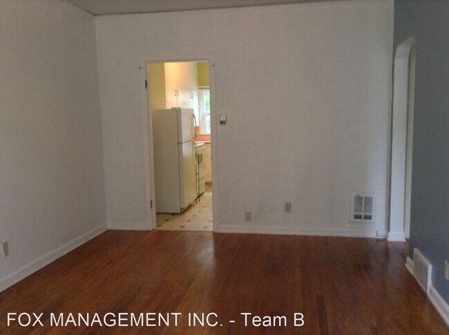 Building Photo - 2921 SE Alder St