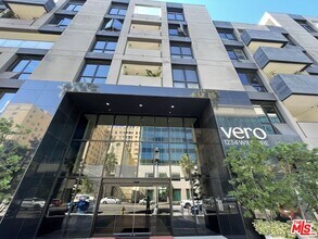 Building Photo - 1234 Wilshire Blvd